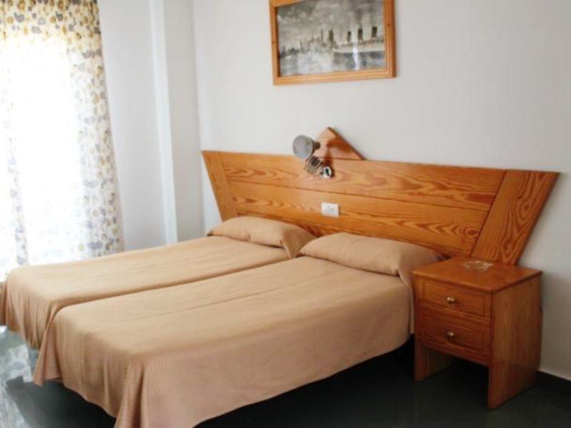 Apartamentos Guaquin Torremolinos Bagian luar foto