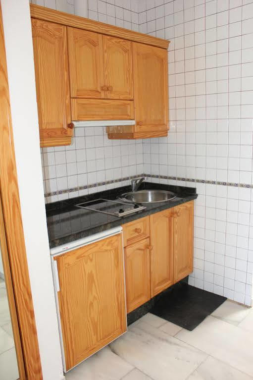 Apartamentos Guaquin Torremolinos Bagian luar foto